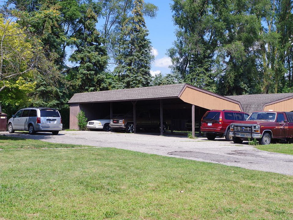 1st image of 879 Hardwick Dr SE