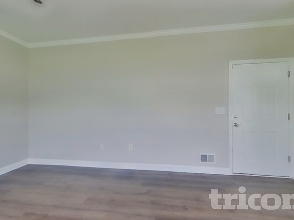4th image of 2439 Richmond Way