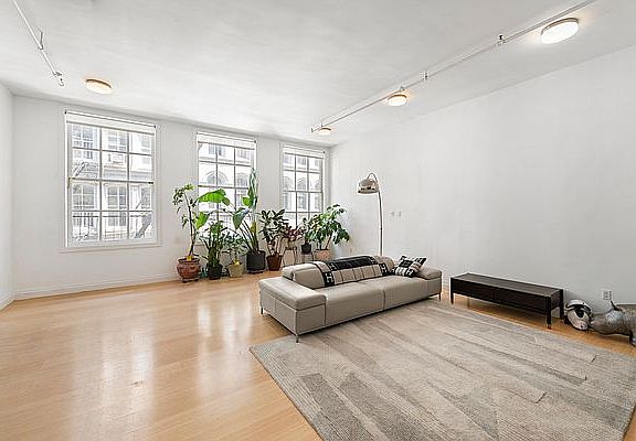 3rd image of 49 Walker St APT 3