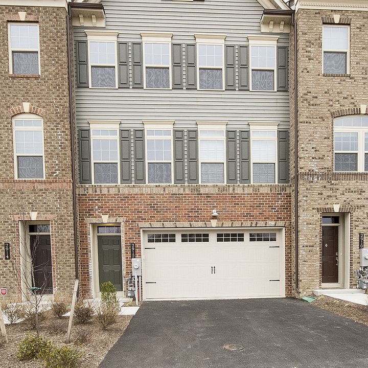 1st image of 2912 Middleham Ct