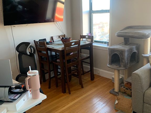 5th image of 365 Washington St #301