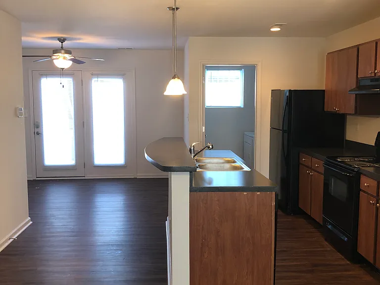 383 McConnells Trce #102 — Photo 3