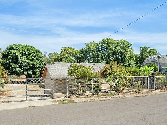 3rd image of 9180 Walker Court