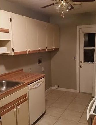4th image of 530 E Rosewood Ln #530