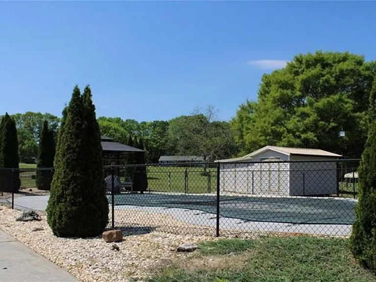 426 Atlanta Hwy — Photo 4
