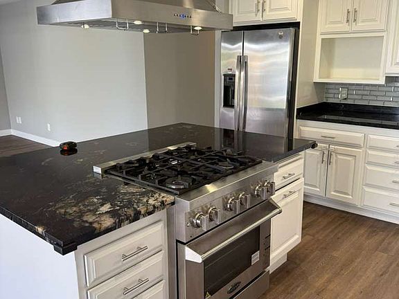 5th image of 495 Queen Anne Dr #B