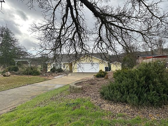 4th image of 16525 Big Bear Rd