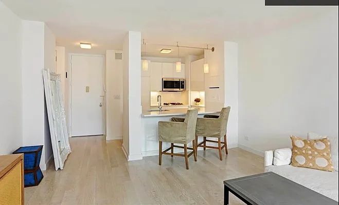 Rented by City Connections Realty | media 2