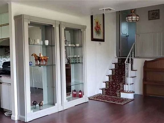 2nd image of 130 Bud Ln