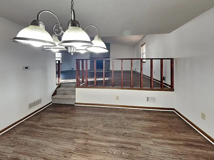 7319 Exeter Ct — Photo 6