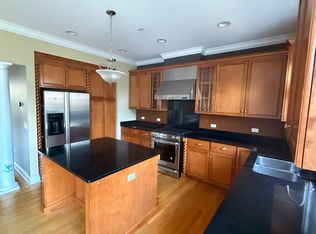2005 Alta Vista Ct, Naperville, IL 60563