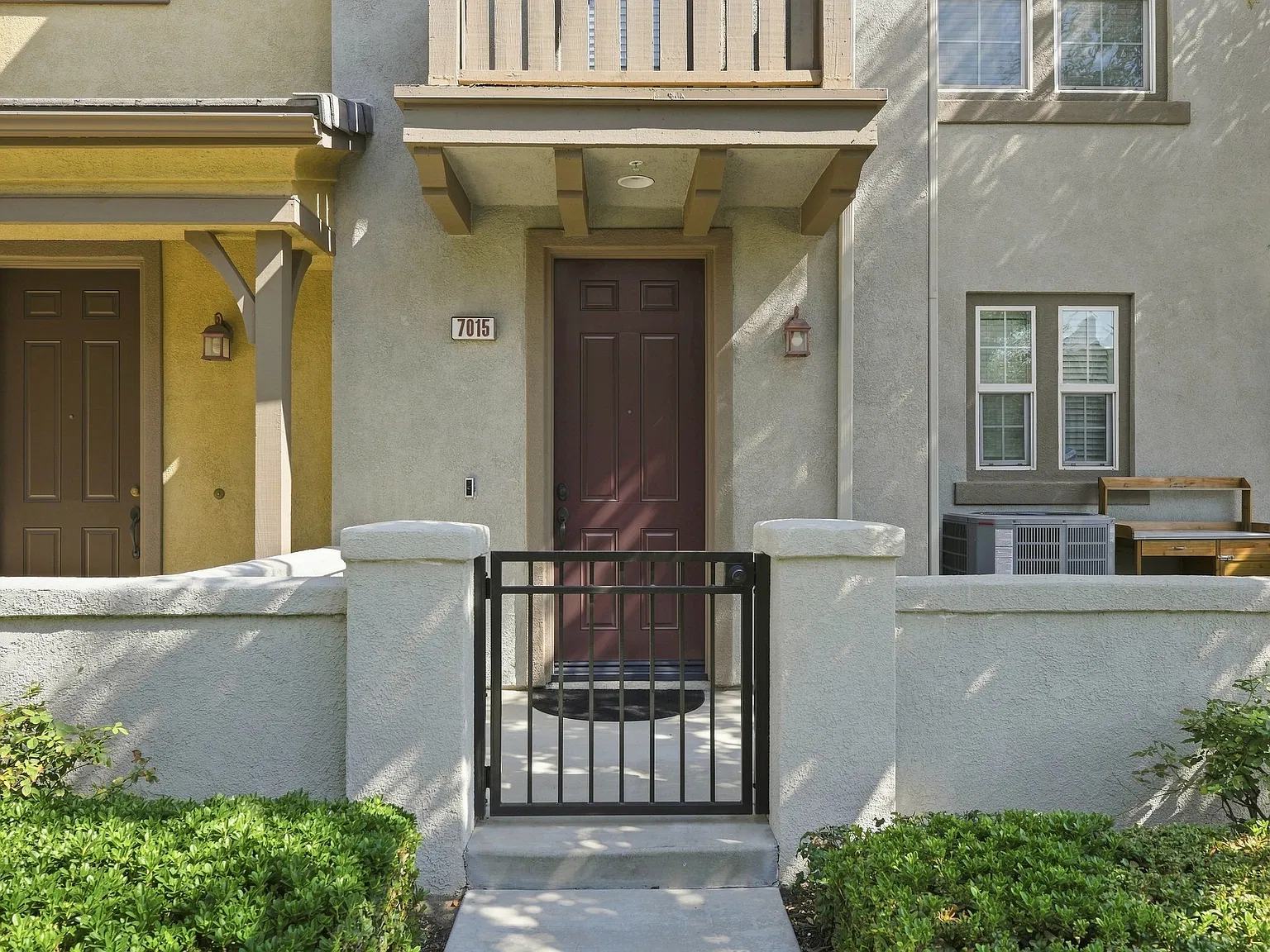 2 bed, 2.5 bath, 1378 sqft, $3,000 — Photo 3