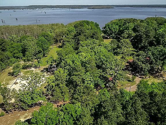 4th image of 451 Wiggins Rd