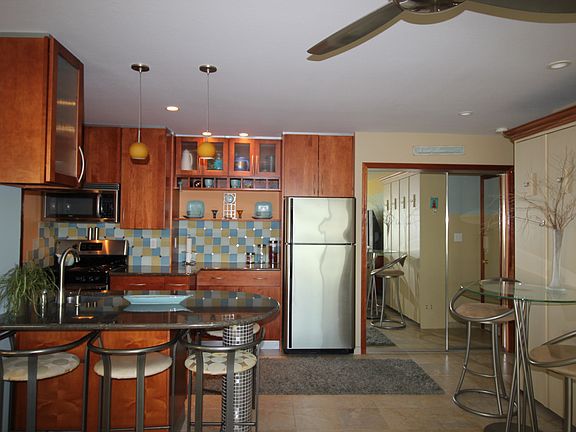3rd image of 225 North Shore Dr #101