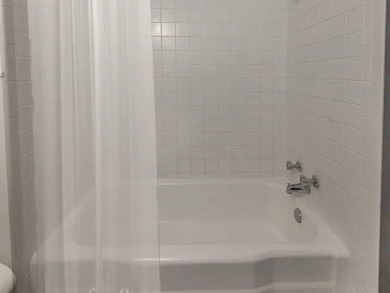 2601 York Ave — Photo 35