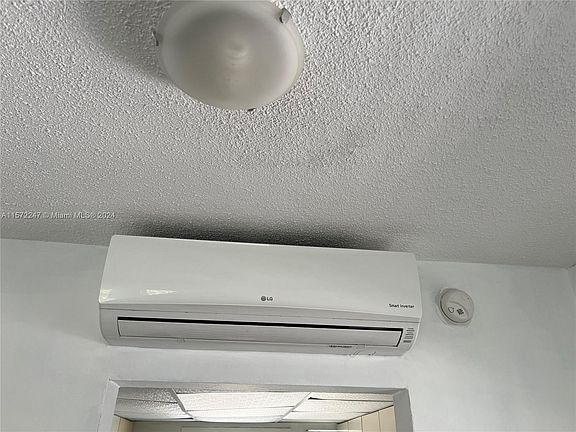 5th image of 932 Euclid Ave APT 5