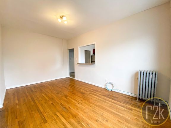 5th image of 30-11 Astoria Blvd #34E