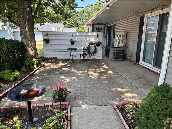 3rd image of 8140 Independence Dr