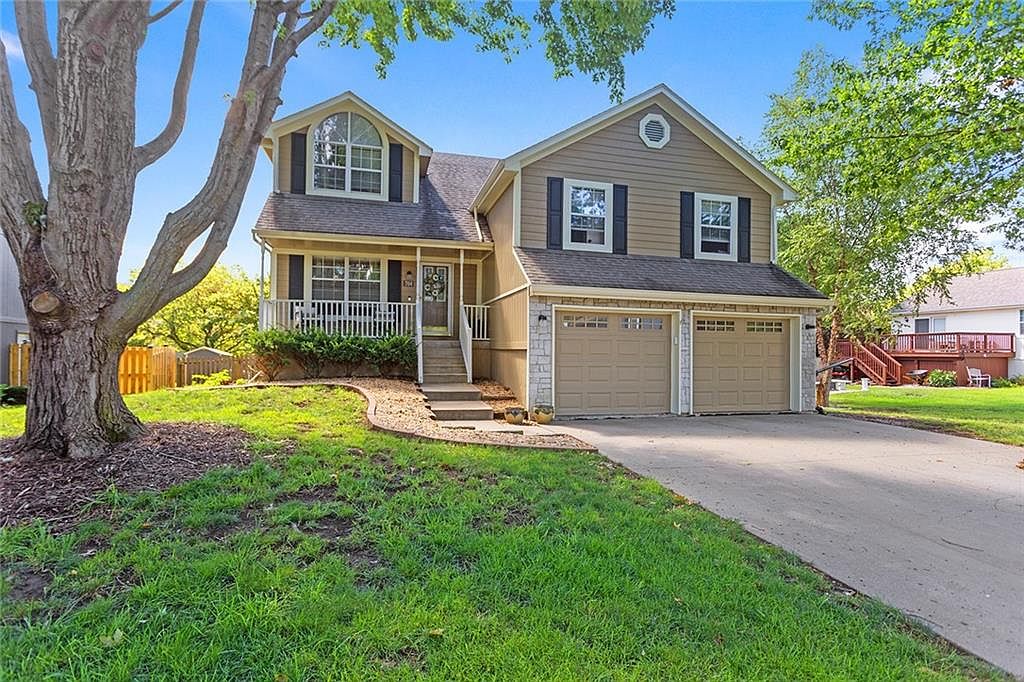 704 NE Ridge Creek Dr, Blue Springs, MO 64014 | Zillow