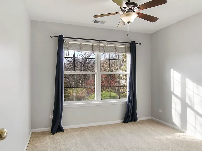 1037 N Village Dr #4 — Photo 14