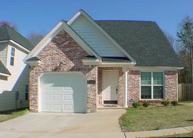 1st image of 2924 Aylesbury Dr
