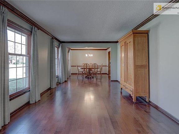 3rd image of 501 NE Wildplum Ct