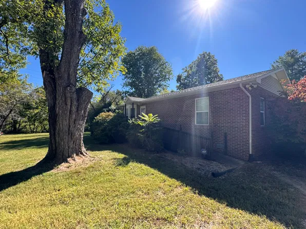 2300 Sun Valley Cir #A, Cookeville, TN 38501