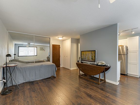 3rd image of 333 8th St SE APT 105