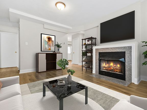 3rd image of 7511 N Damen Ave