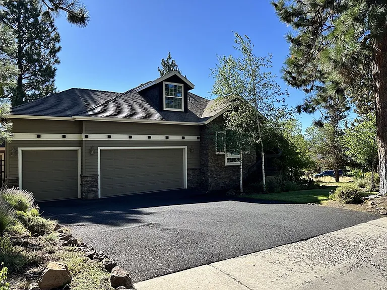 1158 NW Redfield Cir — Photo 1