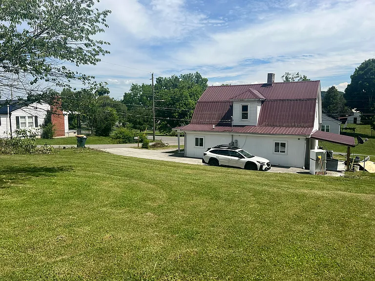 2401 Bradley St — Photo 17