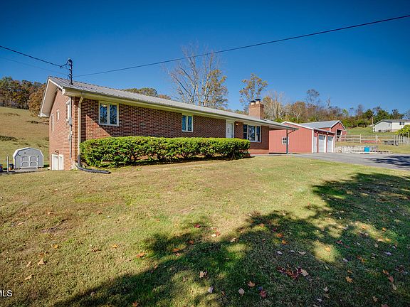 3rd image of 523 Mount Zion Rd