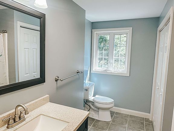 3rd image of 10 Herrick Rd