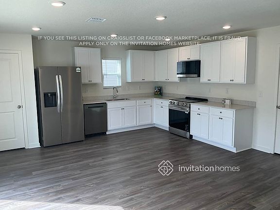 3rd image of 15255 Molitor Way