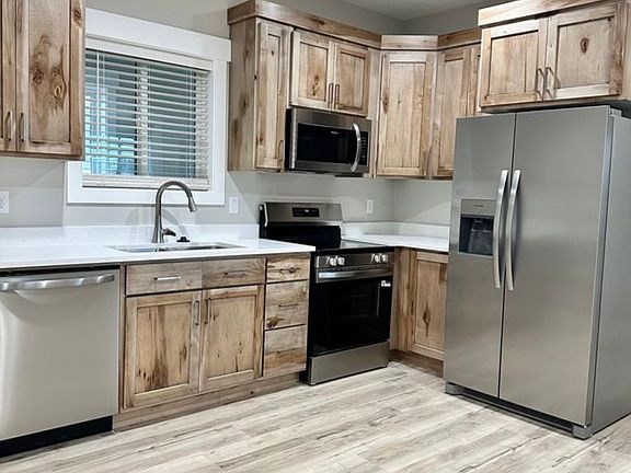 4th image of 354 Main St #6