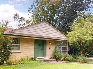 1100 Oxford Rd, Deerfield, IL 60015