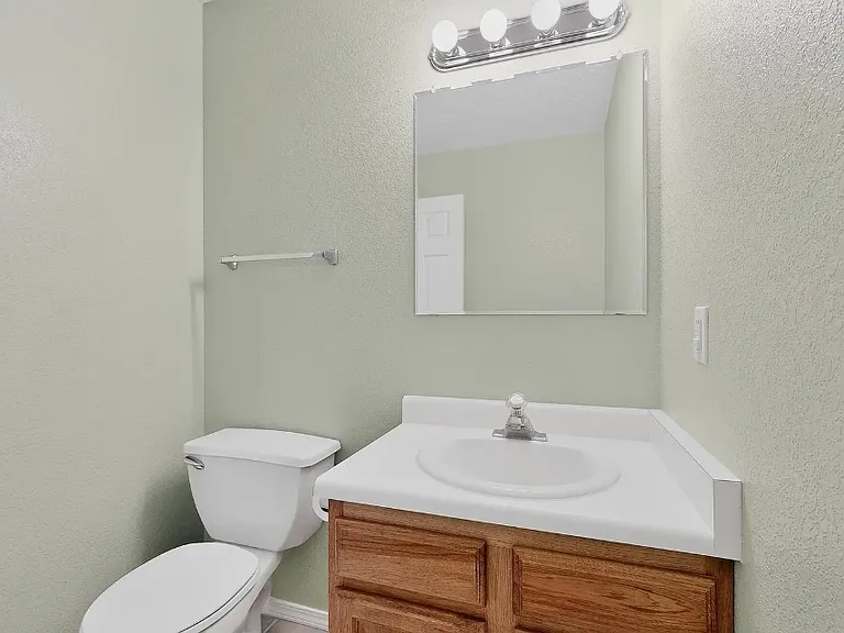 1079 Neck Ln — Photo 1
