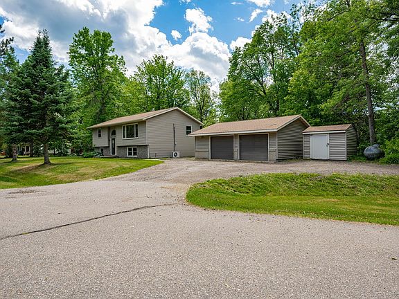 4th image of 26699 Evergreen Ln