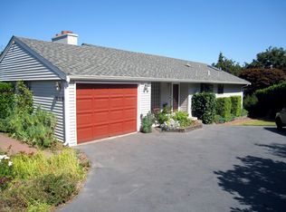 12666 Shorewood Dr SW, Burien, WA 98146