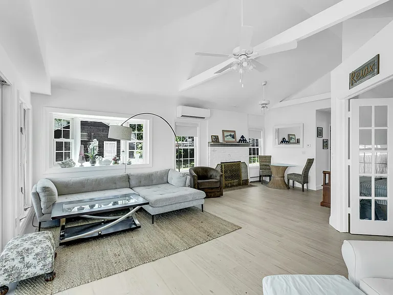 135 Noyac Ave — Photo 8