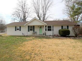 357 Old Sugar Creek Rd, Fenton, MO 63026