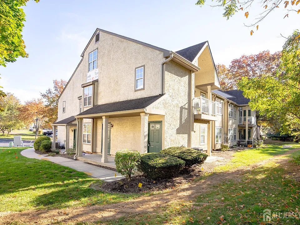 1307 Commons At Kingswood Dr