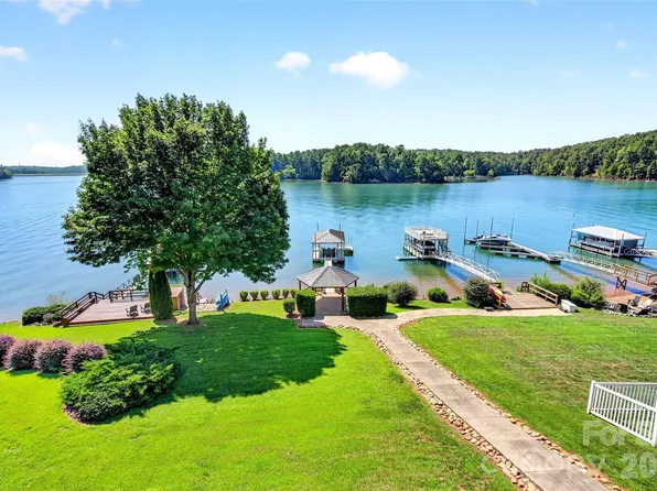 831 Lake Club Dr, Nebo, NC 28761