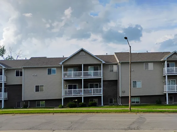 203 Jewel Dr, Ames, IA 50010