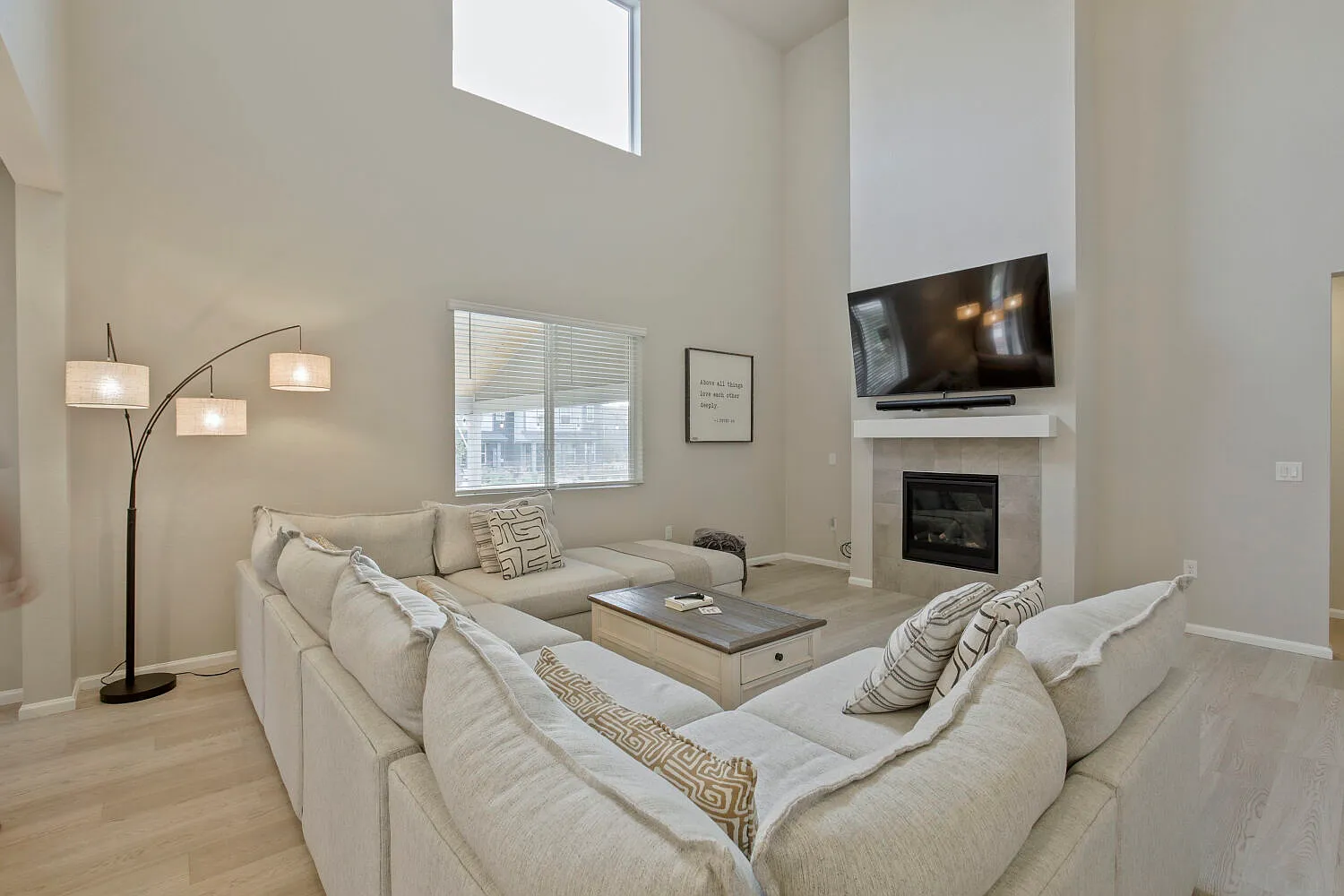 5 bed, 3099 sqft, $4,000 — Photo 4
