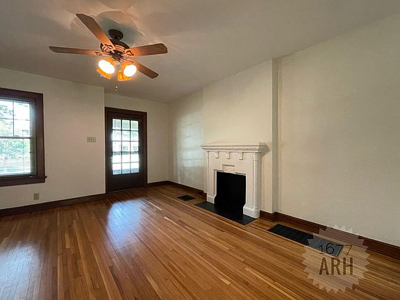 4th image of 1677 Glenn Ave