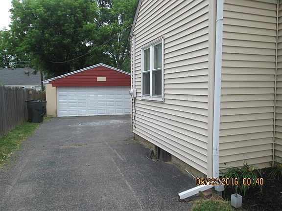 2nd image of 1005 E North Broadway