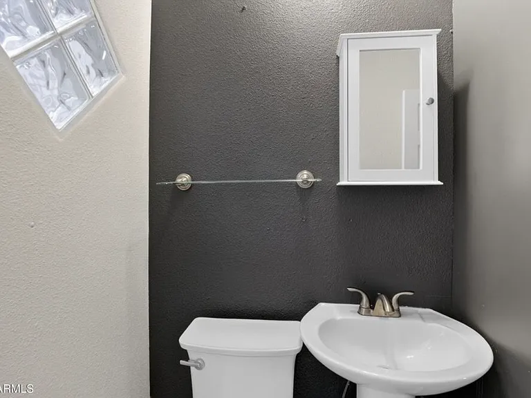 2215 W Butler Dr — Photo 12