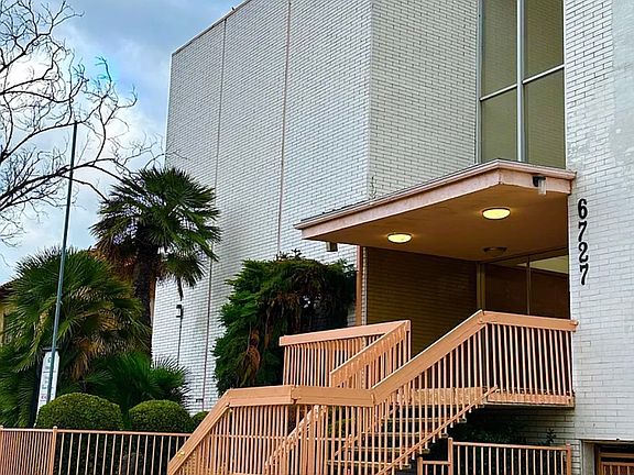 2nd image of 6727 Sylmar Ave #142ac6b0e