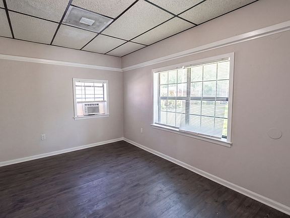 2nd image of 1443 W Kirby Pl